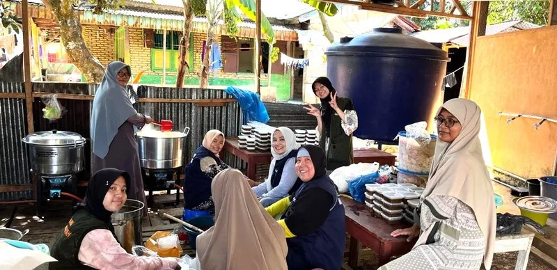 Pendampingan Psikososial KawanMU Bangkitkan Semangat Penyintas Banjir di Desa Batu Hula