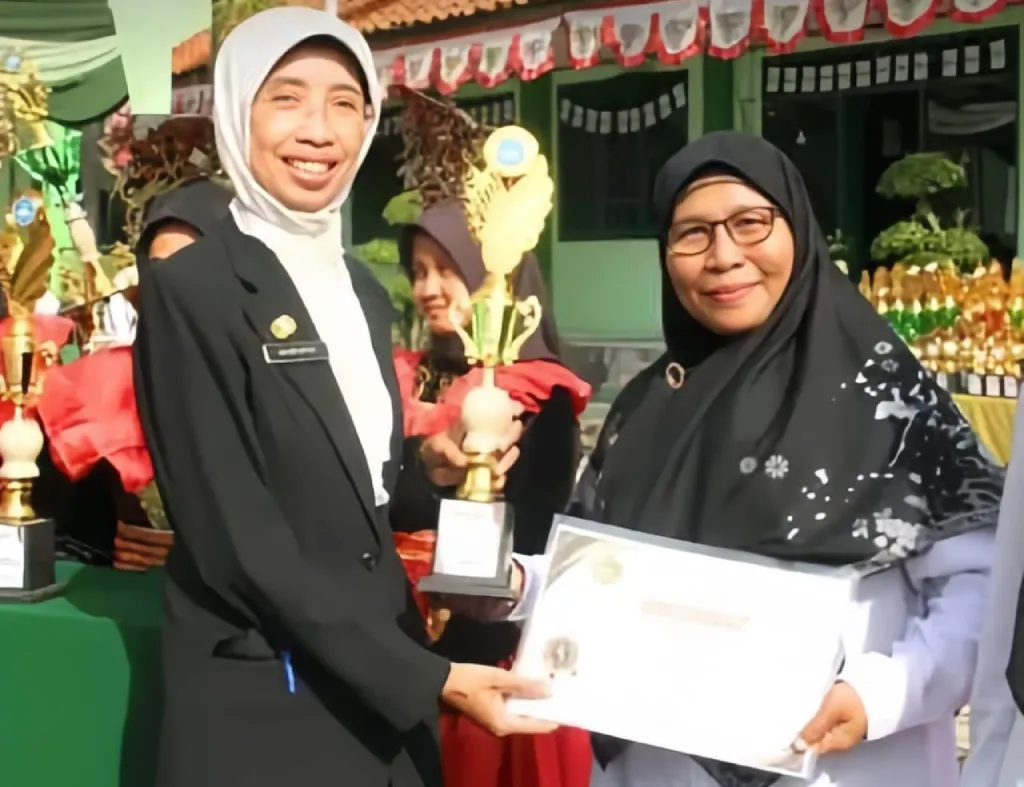 Guru Mimdaka Raih Terbaik 1 Anugerah GTK Madrasah Inspiratif 2025 Tingkat Kabupaten Gresik