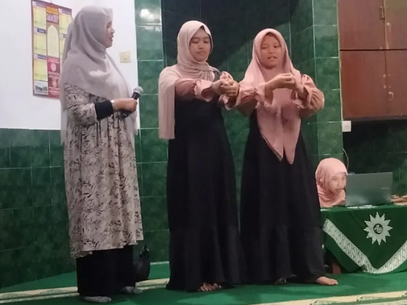 Dosen UPN Veteran Jakarta Edukasi Hak Reproduksi Remaja di LKSA Malang