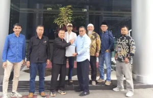 Lazismu Jatim Bersama MPM Jatim Salurkan Bibit Durian Unggul untuk Pemberdayaan Lingkungan Di Sampang