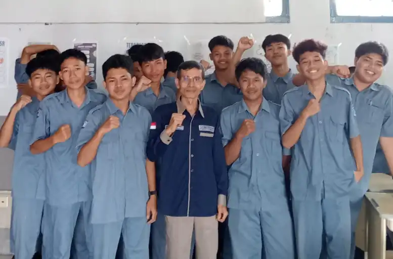 Membersamai Siswa SMK Muda Genteng Berbagi Pengalaman Positif Setelah Liburan