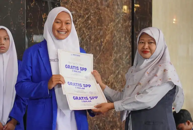 Awali Semester Genap, Smamdela Beri Apresiasi Prestasi Siswa dan Guru