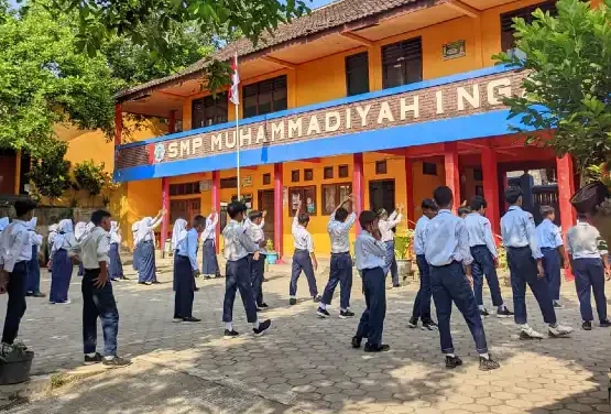 SMP Muhammadiyah 1 Ngawi Gelar Senam Pagi Rutin, Wujudkan Sekolah Sehat dan Berkarakter
