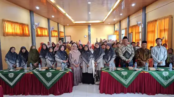 Awali KBM Semester Genap, MIISMO Gelar Parenting dan Pembagian Rapor