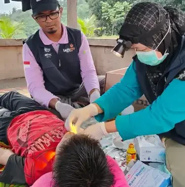 Muhammadiyah Bergerak: Relawan MDMC RS Aisyiyah Bojonegoro Perjuangkan Rujukan Anak Korban Bencana