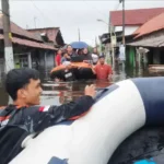 Banjir Landa Pekalongan, Relawan Muhammadiyah Evakuasi Warga dengan Cepat dan Sigap!