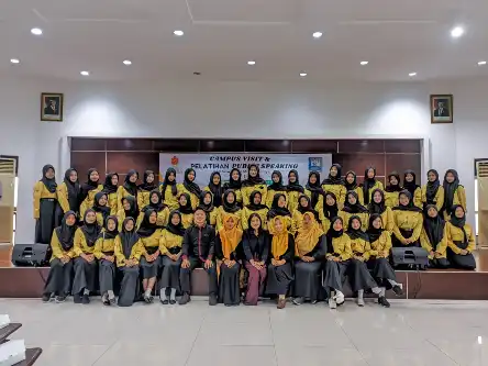 Belajar Langsung di Kampus UBAYA, Siswa SMK Vocatama Asah Public Speaking dan Kreativitas Event