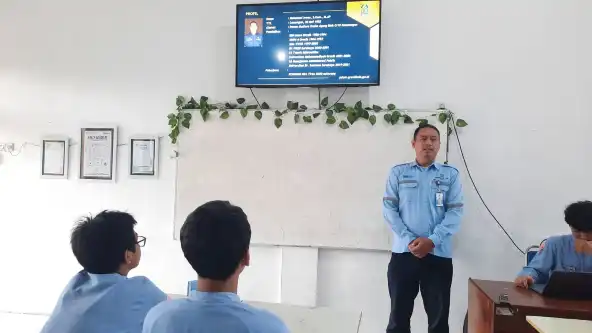 OTM Spemdalas Kenalkan Proses Pengolahan Air Bersih kepada Siswa