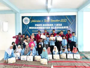 Mahasiswa Umsura Gelar Bakti Sosial Berbasis Ihsan di Panti Asuhan Muhammadiyah Pagesangan