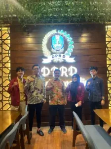 Mahasiswa FH Umsura Selesaikan Magang Tiga Bulan di DPRD Jawa Timur