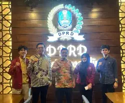 Mahasiswa FH Umsura Selesaikan Magang Tiga Bulan di DPRD Jawa Timur
