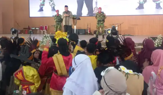 ‘Why Not the Best’ Jadi Pesan Prof. Din Syamsuddin untuk Siswa SDM 18