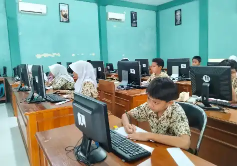 Keseruan Kegiatan TO TKA Spemutu Gresik Hari Pertama