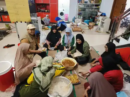 Aisyiyah Pemalang Dirikan Dapur Umum untuk Warga Terdampak Bencana di Pulosari