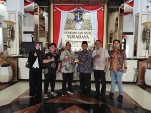 Selaraskan Teori Akademik dengan Praktik Hukum, Mahasiswa FH Umsura Jalani Magang di Pemkot Surabaya