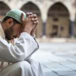 Salat Kita Sama, Tapi Hidup Kok Berbeda? Ini Jawaban Ustaz Adi Hidayat