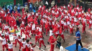 Kampanyekan Kebugaran Jasmani, SD Mugres dan SMP Muhammadiyah 1 Gresik Gelar Senam Aerobik