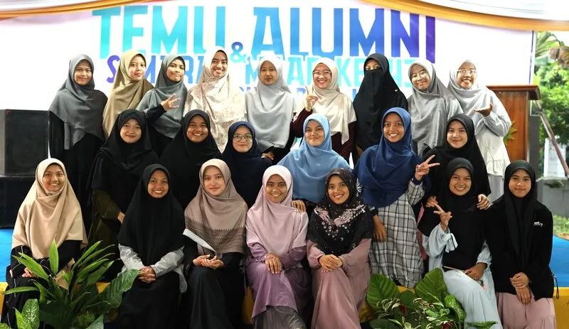 Tabligh Akbar Meriahkan Temu Alumni dan Milad ke-43 Pondok Shabran UMS