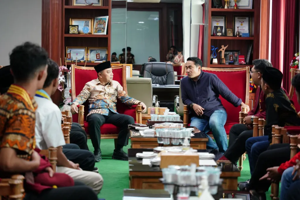 Umsura Sambut Ajakan Pemkot Surabaya Kolaborasi Pemanfaatan Panel Surya di Ruang Publik