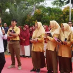 Menko Pangan Tinjau Program MBG di Smamsatu Gresik, Apresiasi Keberanian dan Nalar Kritis Siswa