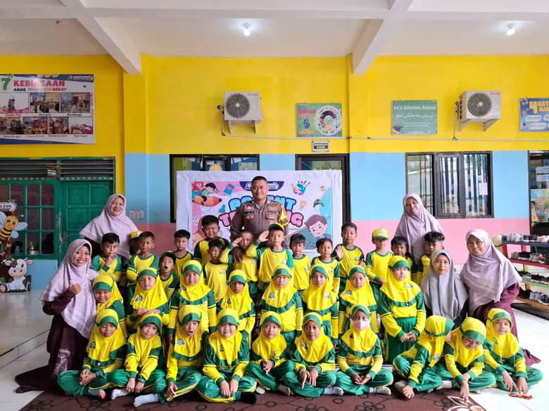 Parent Teaching KB TK ABA Paiton Hadirkan TNI dan Polri sebagai Narasumber