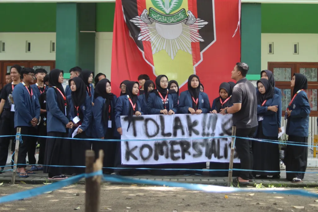 Simulasi Aksi DAD Ekosentris, Kader IMM Soroti Isu Komersialisasi Pendidikan