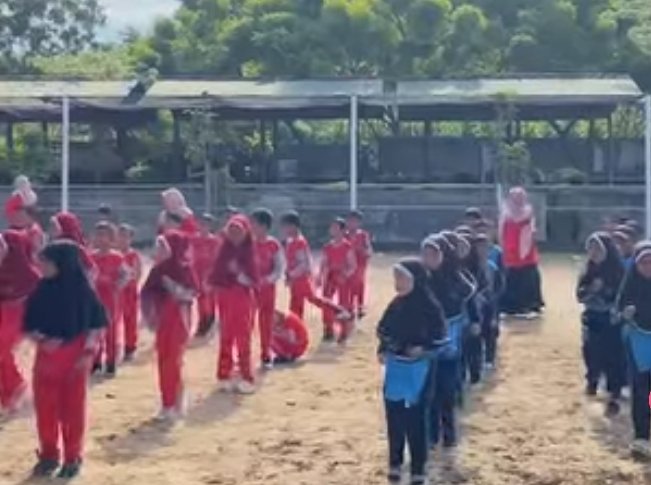 Keseruan Outing Class MI Muhammadiyah 1 Godog di Wisata Edukasi Al Iman Sedayu Lawas