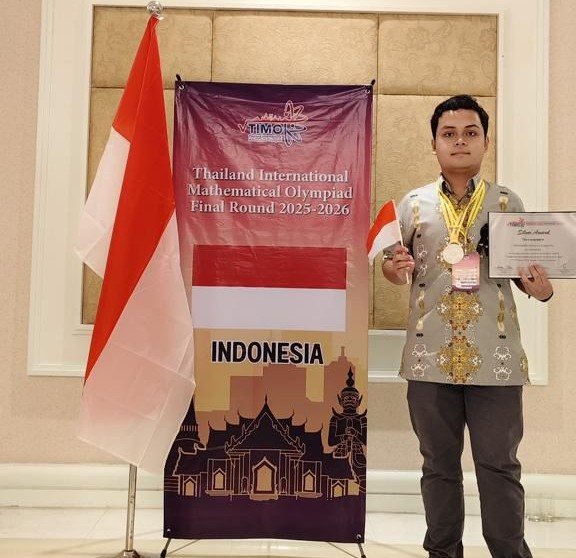 Siswa SMA Muhammadiyah 10 GKB Gresik Raih Silver Medal di TIMO Internasional Bangkok