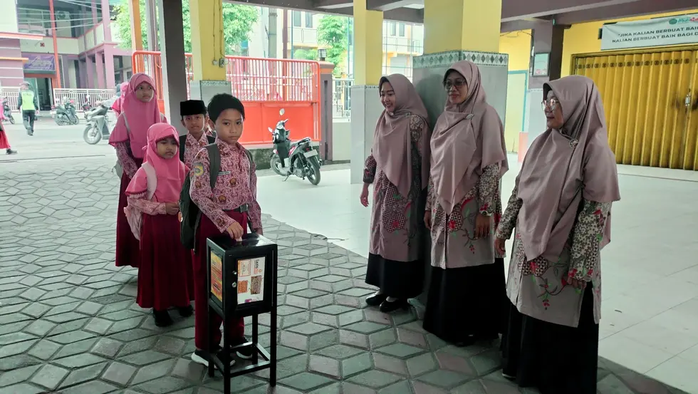 Infaq SERU Jadi Pembiasaan Berbagi Siswa SD MUHSIDA di Bulan Ramadan