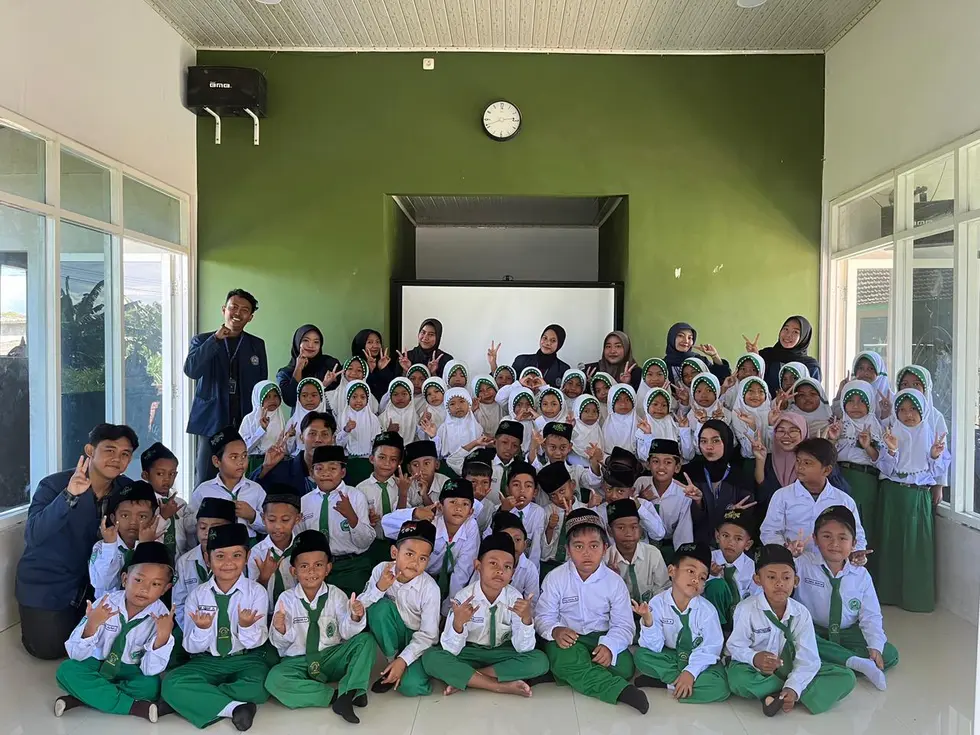 KN UMG Sosialisasikan Pencegahan Bullying di SDN Suru dan MI Hasyim Asy’ari (2)