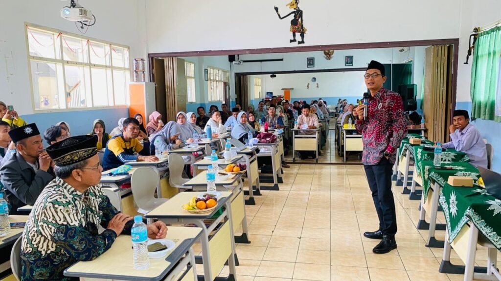 Dian Berkah Sampaikan Urgensi Zakat di Baitul Arqam PCM Wonokromo