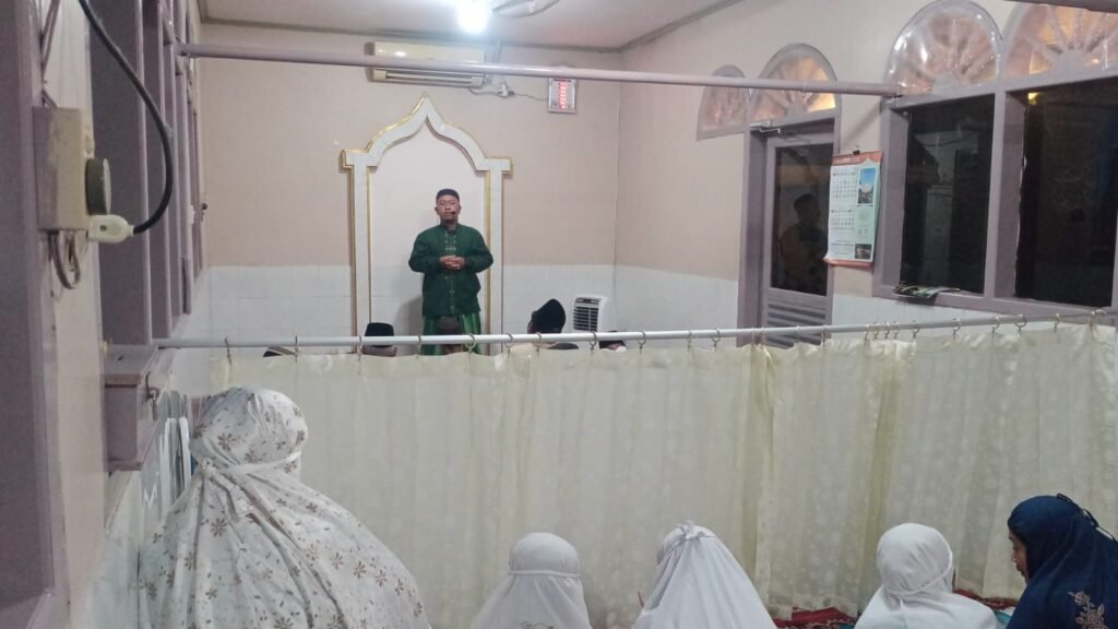 Hikmah Berbakti kepada Orang Tua dalam Ceramah Tarawih Musholla Al-Jihad