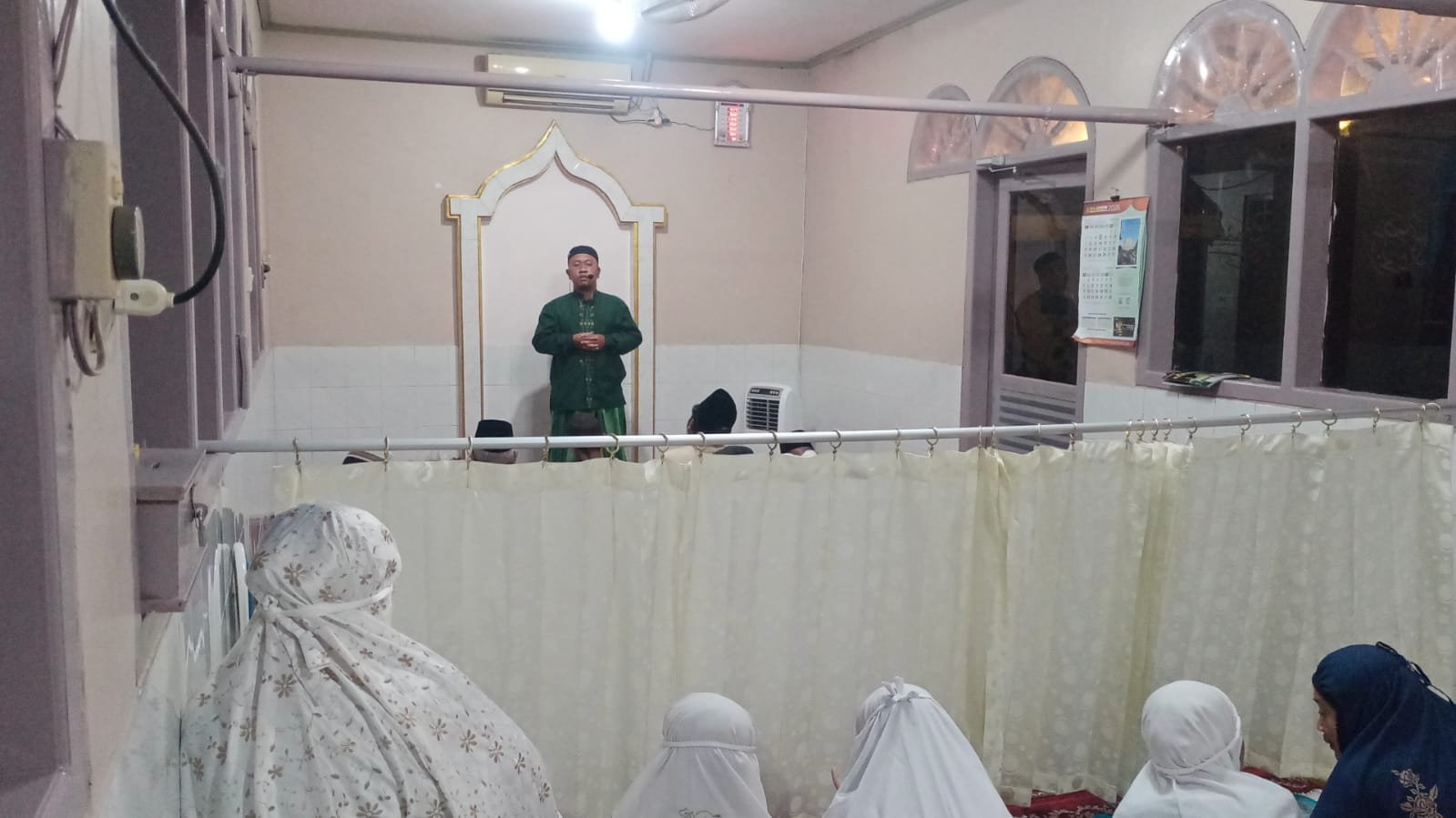 Hikmah Berbakti kepada Orang Tua dalam Ceramah Tarawih Musholla Al-Jihad