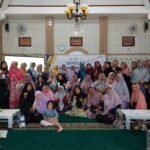 Menyimak Kajian Al-Islam Daycare Lansia PDA Bojonegoro