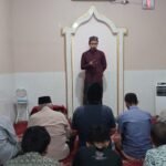 Menyimak Tausiyah Tarawih di Musholla Al-Jihad PRM Giri Gajah