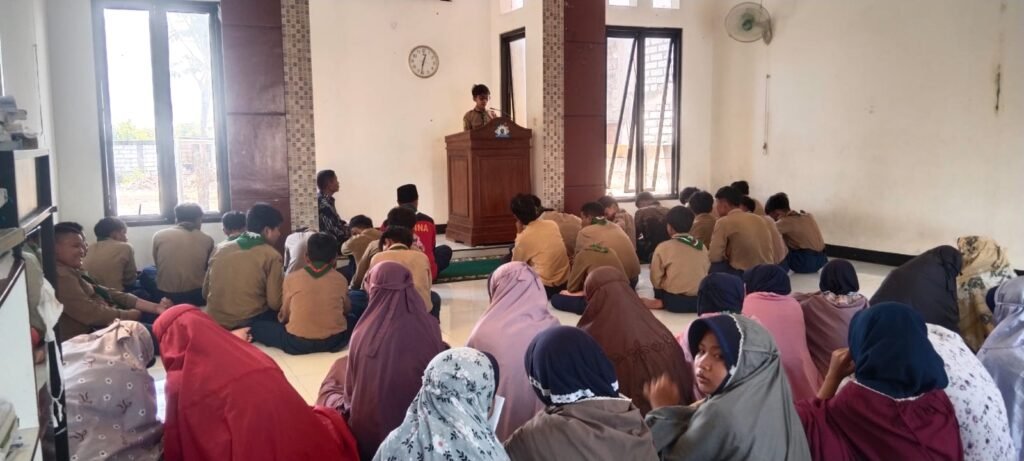 SMP Muhammadiyah 13 Kalen Latih Keberanian dan Dakwah Siswa dengan Muhadharah