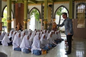 One Day with Native, Mamsaka Tingkatkan Kemampuan Public Speaking Bahasa Inggris Siswa