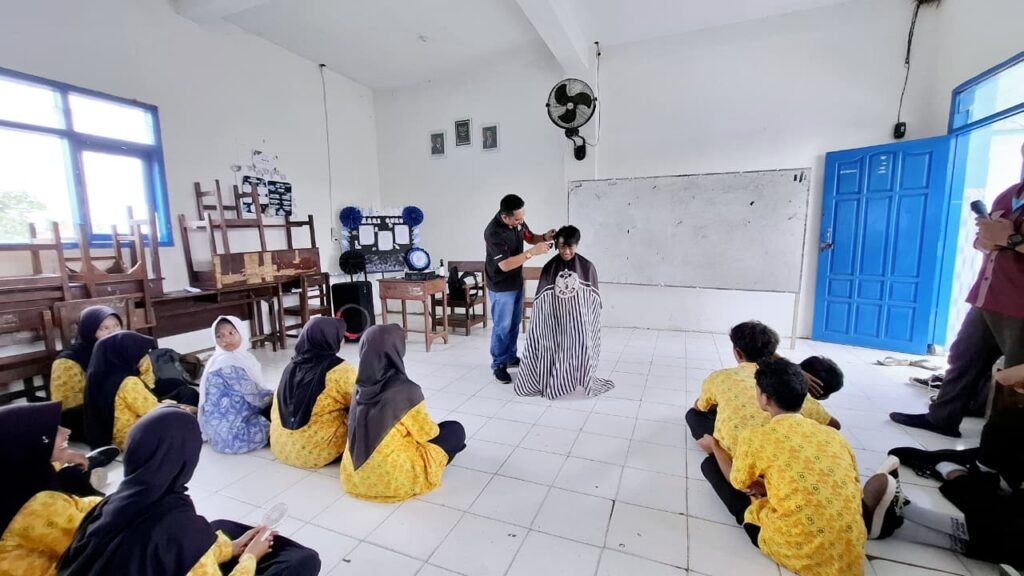 Inspirasi Karier Kreatif Hadir Lewat Program Orang Tua Mengajar