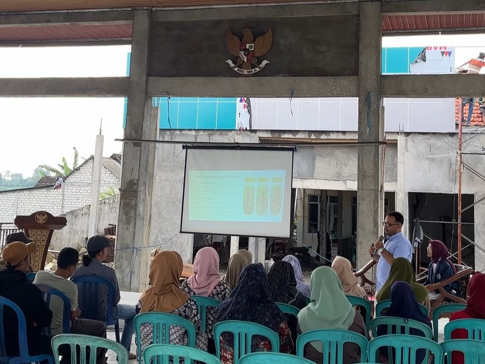 Mahasiswa KKN UMG Gelar Seminar Studi Kelayakan Bisnis bagi Pelaku Usaha Desa Suru