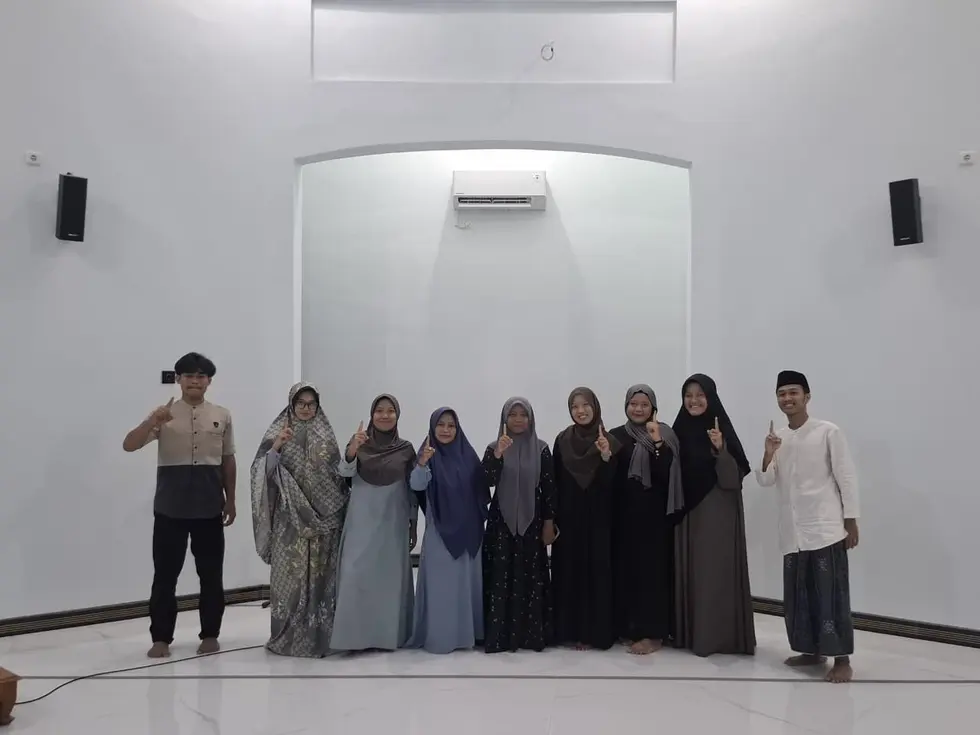 Mahasiswa UKM Dakwah UMLA Dukung Kegiatan Ibadah di Masjid Al Amin Datinawong