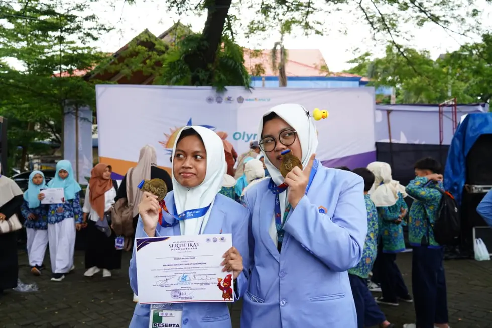 Majalah Al-Qolam Smamda Sidoarjo Pertahankan Medali Emas OlympicAD VIII Makassar