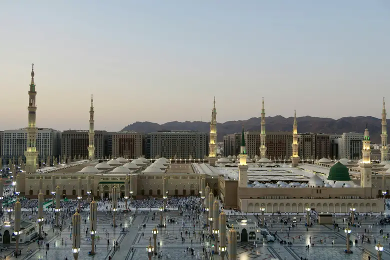 Masjid Nabawi Terapkan 13 Rakaat Tarawih, Sejalan dengan Praktik Muhammadiyah?