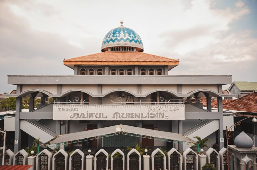 Masjid Baitul Mukhlisin Ponorogo, Pusat Ibadah dan Gerakan Sosial Berkemajuan