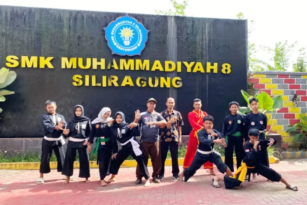 Atlet Pencak Silat SMK Models Juara Umum Bumi Blambangan 2026