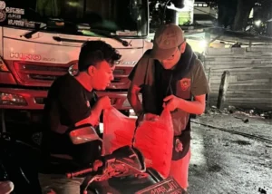 Sahur On The Road, PC Pemuda Muhammadiyah Gempol Salurkan 170 Paket Makanan