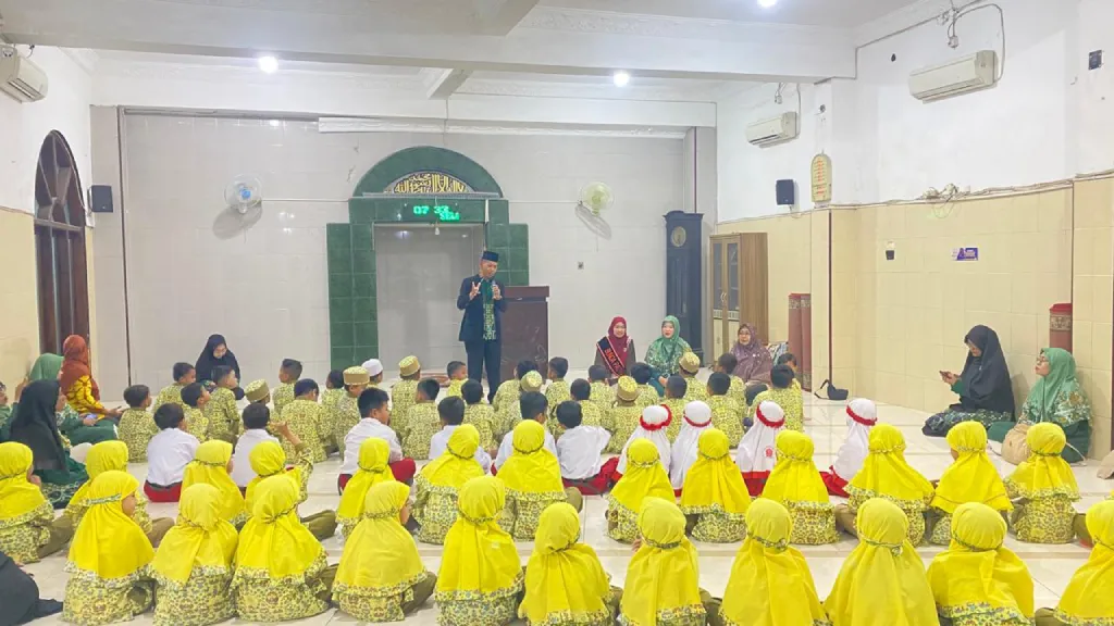 Eksperimen Pelangi Warnai Trial Class TK ABA 33 dan 46 di SD Muhammadiyah 13 Surabaya