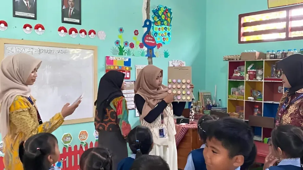 Mahasiswa UMG Edukasi “Isi Piringku” di TK Pulorejo Lewat Permainan Interaktif