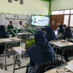 Urgensi Akhlaqul Karimah Dibahas dalam Pembinaan Guru dan Karyawan SD Almadany