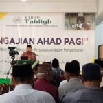Guru Besar bidang Sejarah Intelektual Islam Klasik Uinsa Memaparkan Bekal Ibadah Ramadan dalam Pengajian Ahad Pagi PDM Gresik