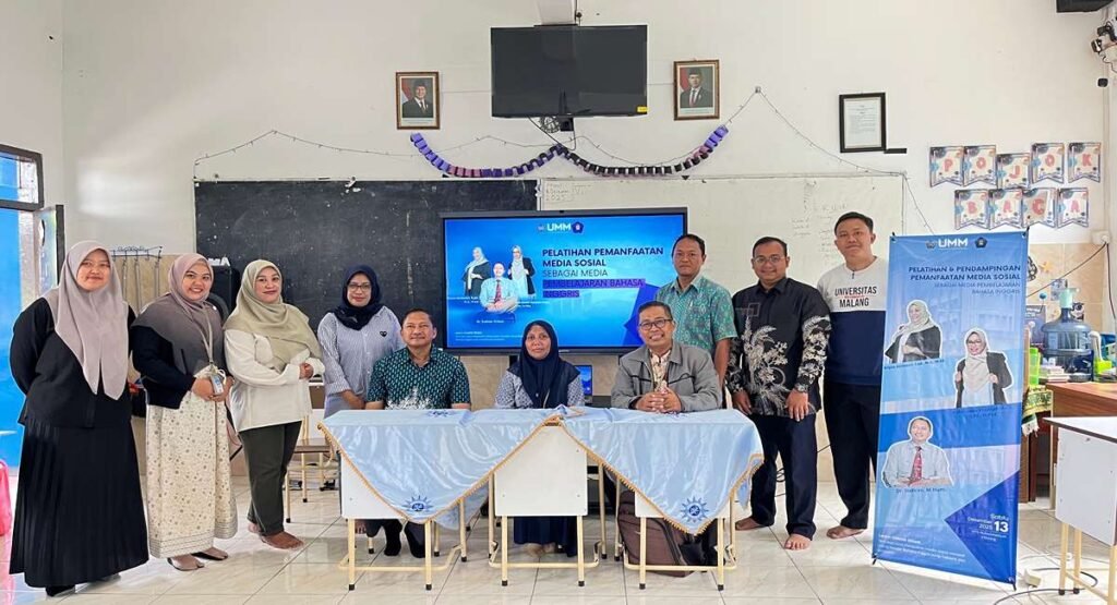 Pelatihan Pemanfaatan Media Sosial sebagai Media Pembelajaran Bahasa Inggris